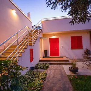 https://villa-elia-suite-room.emilia-romagnahotels.net